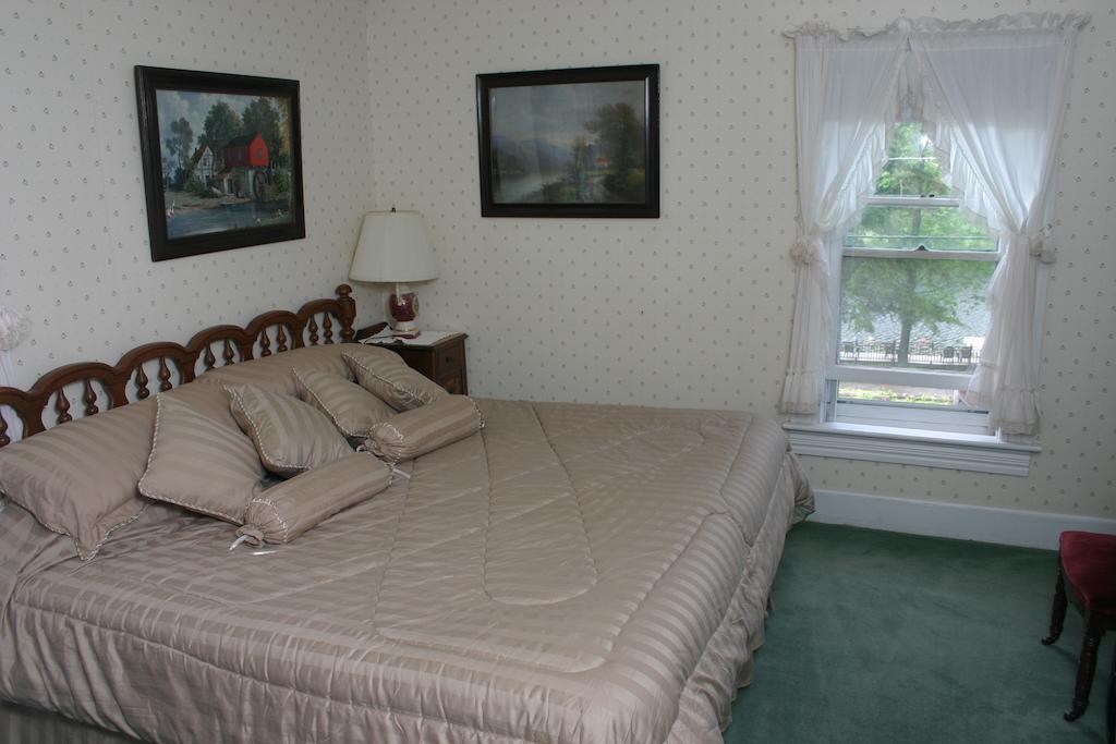 Inn At Starlight Lake & Restaurant Δωμάτιο φωτογραφία