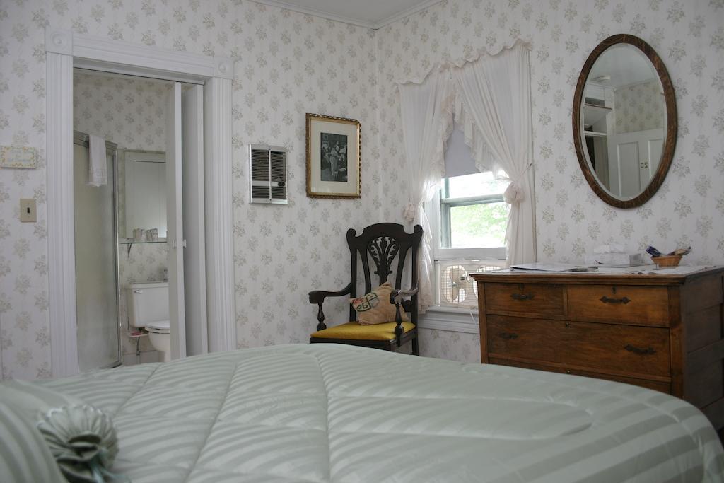 Inn At Starlight Lake & Restaurant Δωμάτιο φωτογραφία